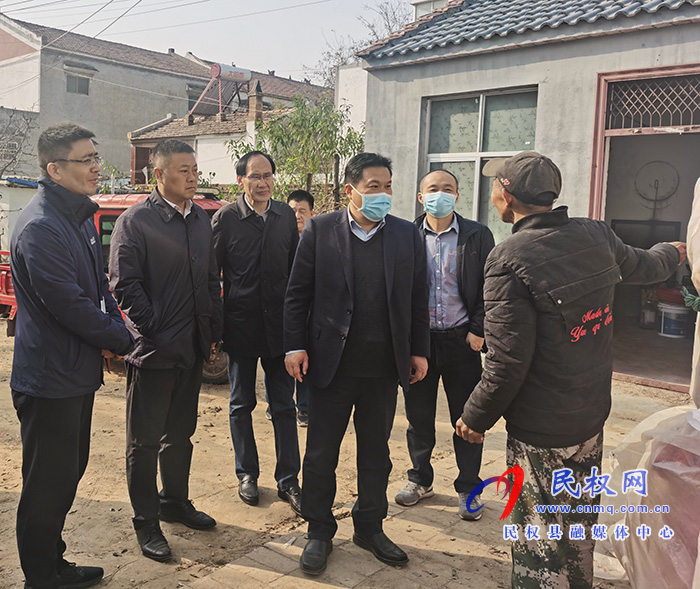 县委常委、县委办公室主任吴杰调研指导巩固脱贫攻坚成果后评估、人居环境整治、农业产业发展工作