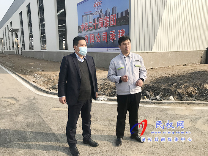 县委常委、县委办公室主任吴杰深入企业开展“万人助万企”活动