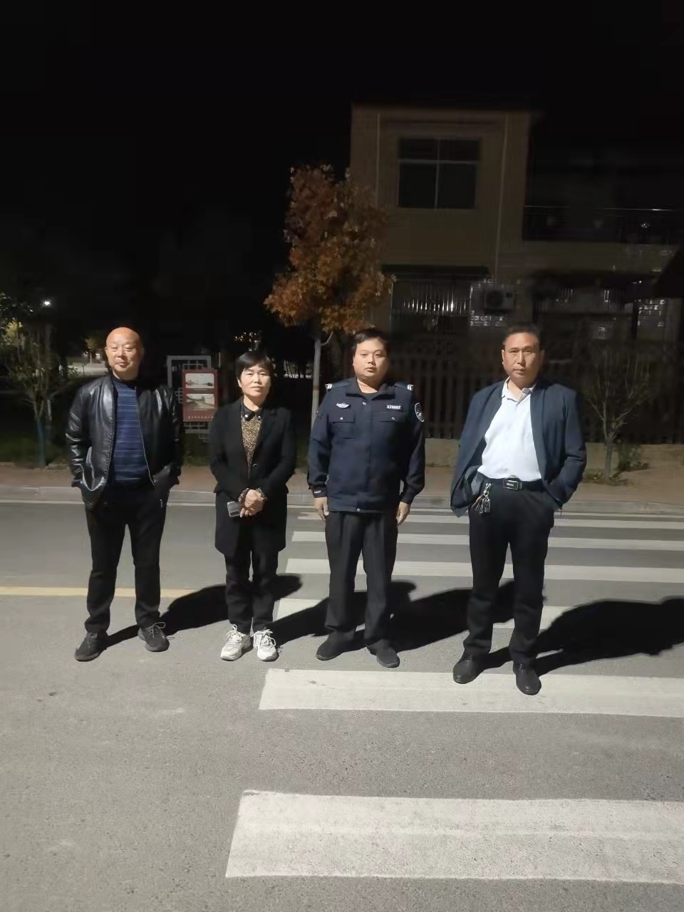 双塔镇：法治平安再亮剑 警灯闪烁暖民心 