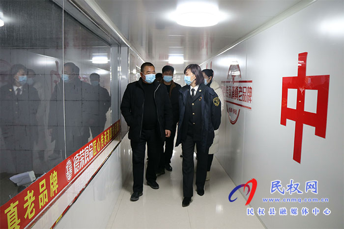 县委常委、常委长于相关人员陪同
。副县发展<strong></strong>副县长于茜调研冷库建设和冷链物流发展情况