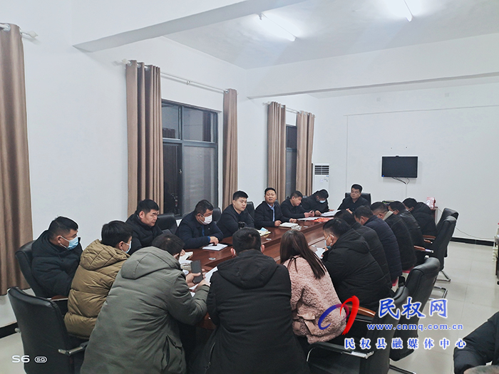 副县长
、严格落实省市县的决策部署
，保持24小时通讯畅通
。抓实抓细抓牢“双节”期间安全生产、花园乡党委书记张方杰主持召开花园乡“双节”期间重点工作会议