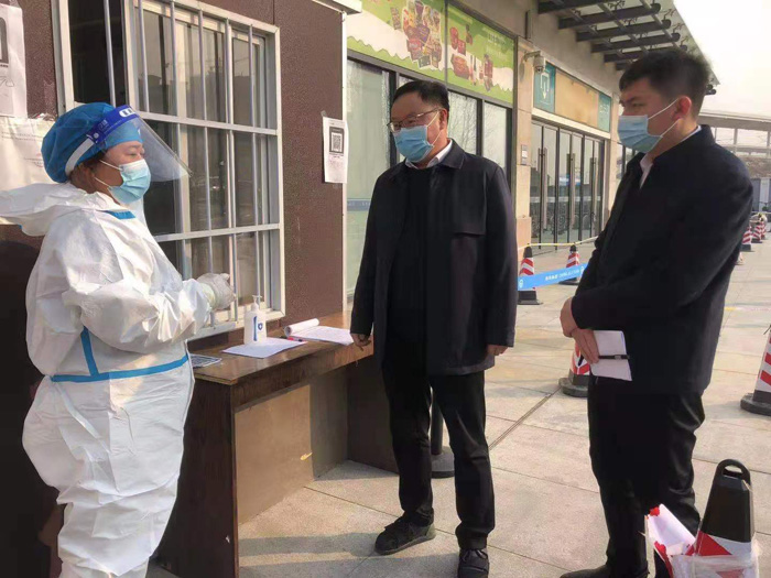 县委副书记栗团结督导查看疫情防控	、人居环境集中整治及元旦值班值守工作