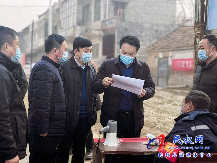 县委常委、组织部长王义彬督导疫情防控工作