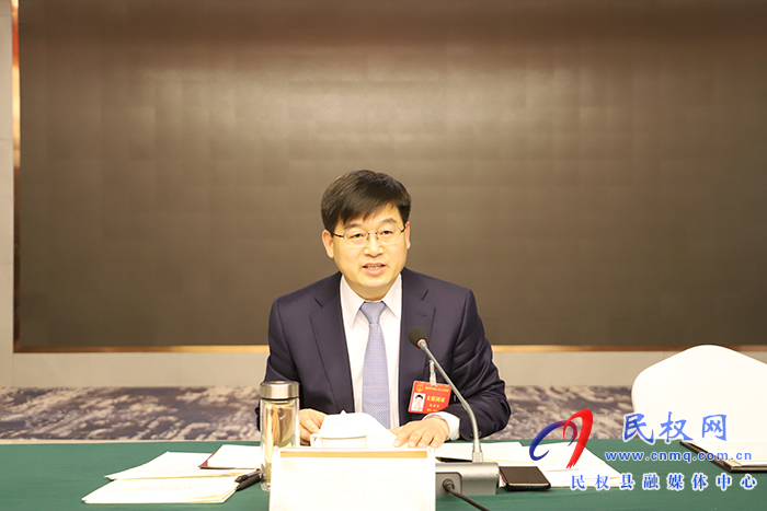 我县代表团认真审议市人大常委会工作报告和法检“两院”工作报告