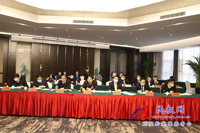 我县代表团认真审议市人大常委会工作报告和法检“两院”工作报告