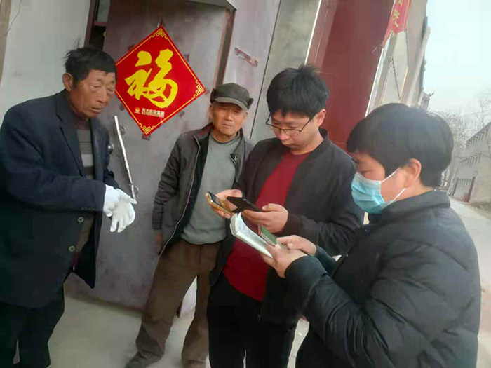 双塔镇：志愿者助力安装反诈APP  守护群众钱袋子