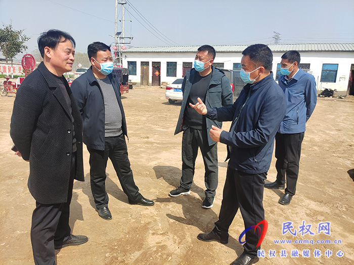 副县长李卫政到野岗镇调研指导农业产业发展工作