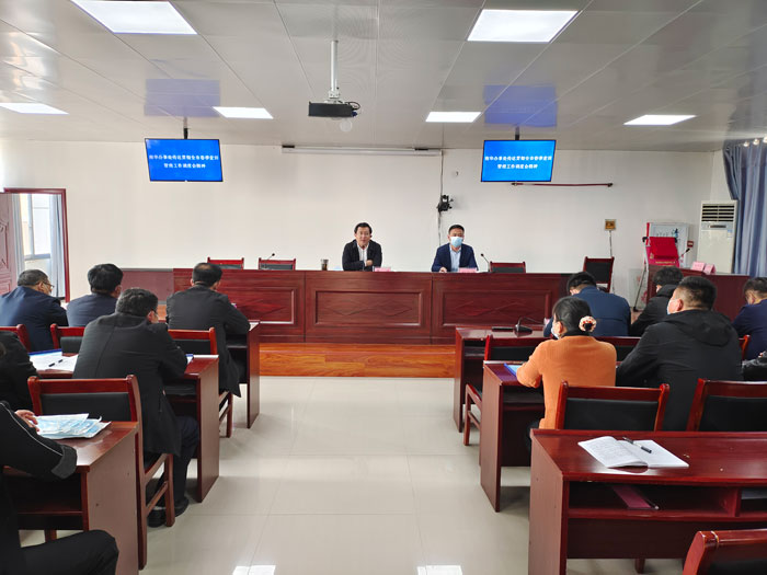 县委常委、统战部长、南华街道办事处党工委书记李君部署疫情防控等重点工作