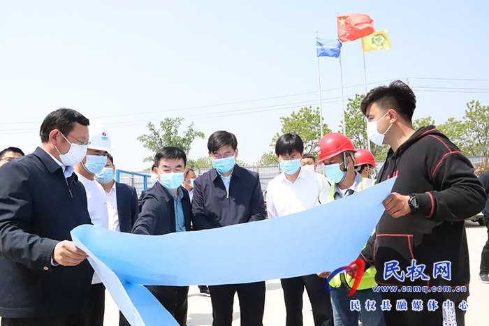县委书记张团结调研工业重点项目建设情况