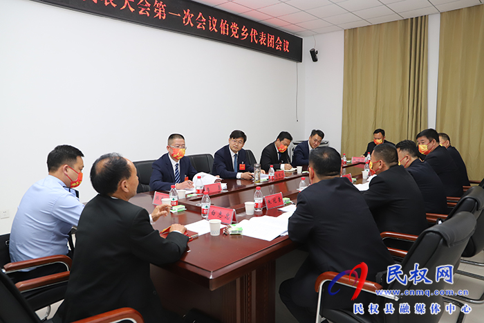 县委书记张团结参加双塔、龙塘、伯党代表团审议讨论政府工作报告等报告