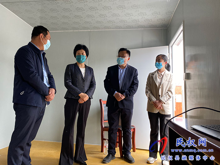县人大主任周燕，县委常委、宣传部长、副县长毕道喜调研疫情防控工作