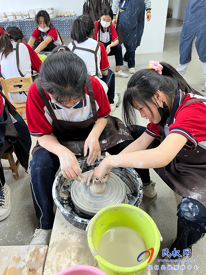 初夏万物生机勃 少年研学正当时