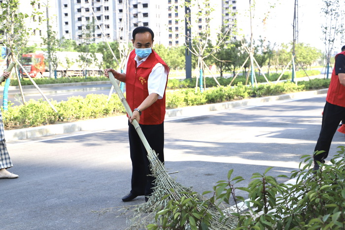 县委副书记、县长王静娴参加义务劳动