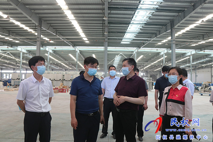 县委书记张团结调研工业重点项目建设情况