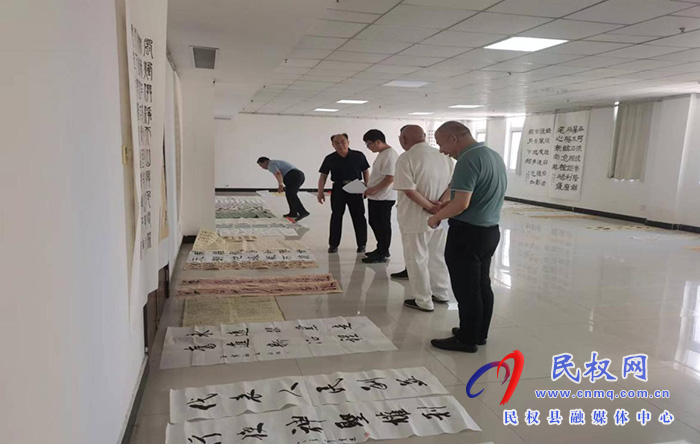 县文联开展“2022年度创建全国文明城市”“纪念《代表法》颁布三十周年”书画作品评审活动