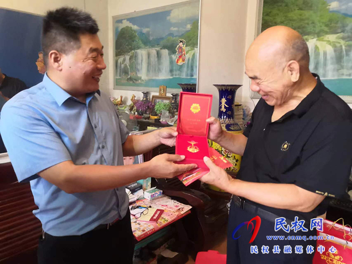 老干部局开展党员“同过‘政治生日’牢记初心使命”活动