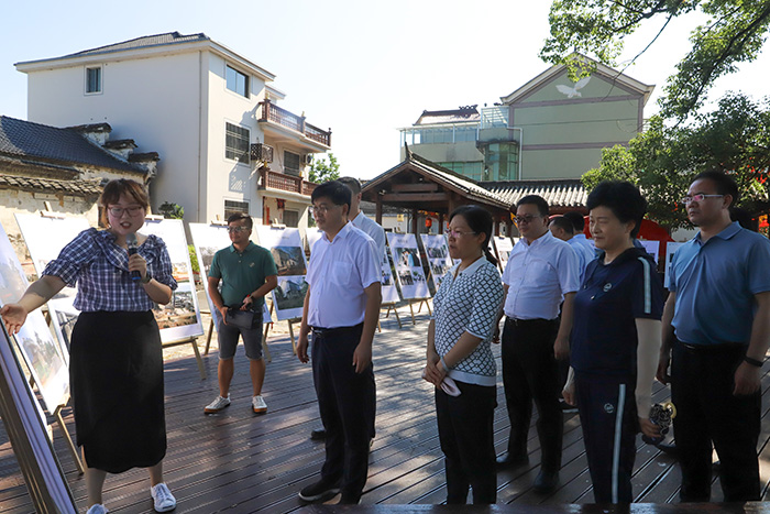 我县党政考察团在龙游县考察学习