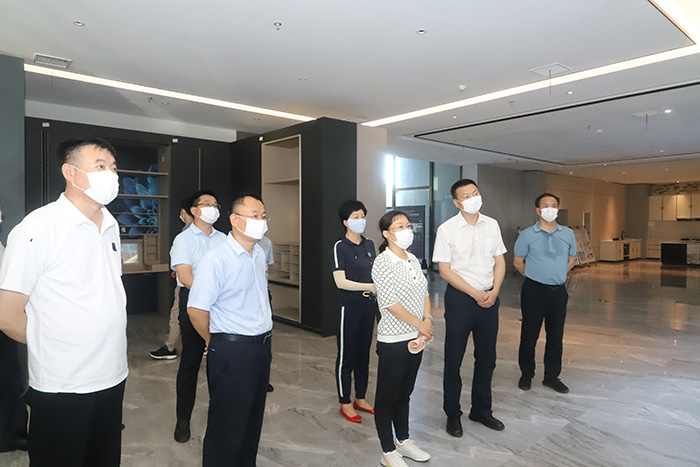 我县党政考察团在龙游县考察学习