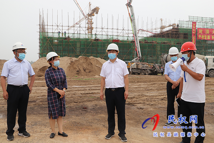 县委书记张团结调研城建重点项目建设情况