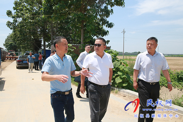 广州江楠农业集团董事长叶灿江一行到民考察农业产业发展情况