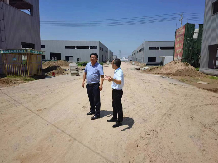 县领导李君调研督导金艺科技产业园项目建设情况