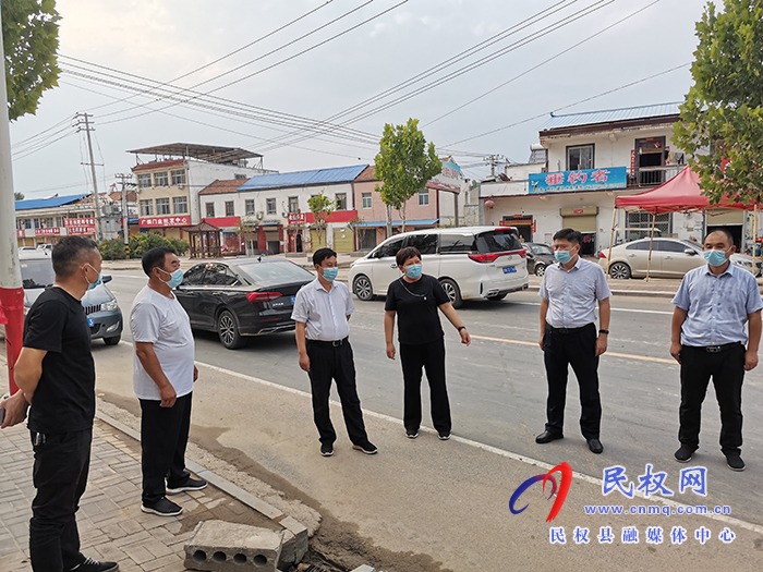 县高新区管委会副主任李吉安到王庄寨镇督导疫情防控工作