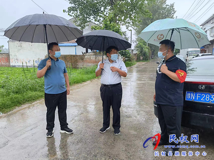 县政协副主席刘伟到人和镇督导检查疫情防控工作