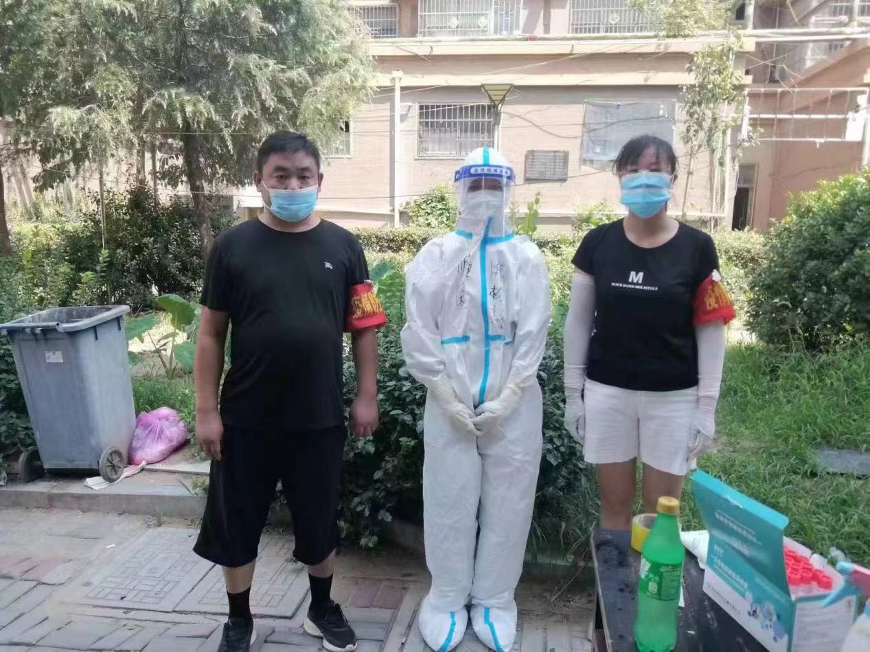 夫妻同抗疫 让爱并肩行——县民族学校青年志愿者卢玉峰夫妇用实际行动诠释人间大爱