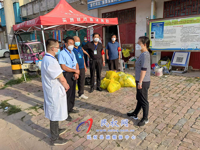 县委副书记、县长王静娴督导城区核酸检测工作