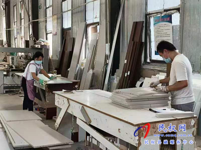 绿洲街道办事处 干部下沉 “一企一策”推进企业复工复产