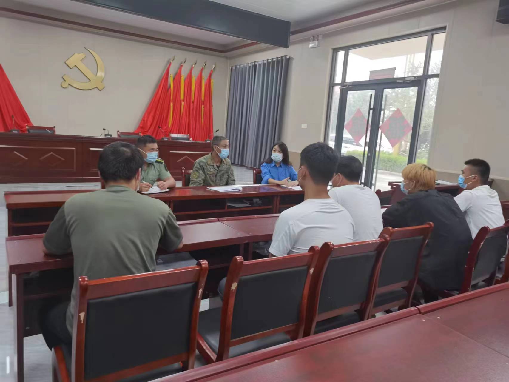 县委常委、武装部长熊四香到双塔镇调研大学生征兵报名情况