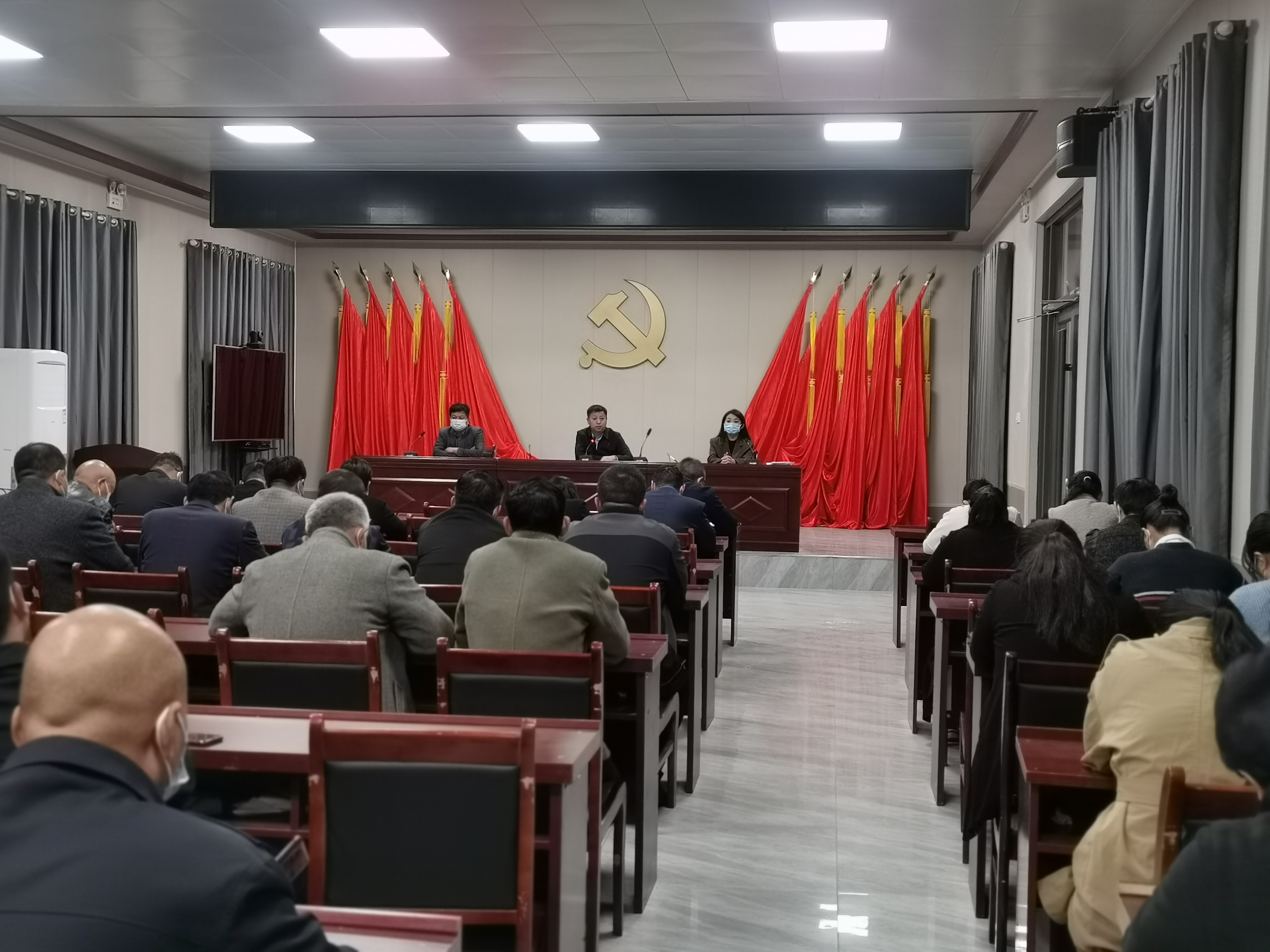 双塔镇召开意识形态工作专题会议