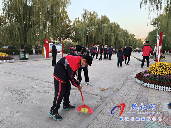 校园遍开文明花 ————民权县实验中学开展文明教育活动侧记