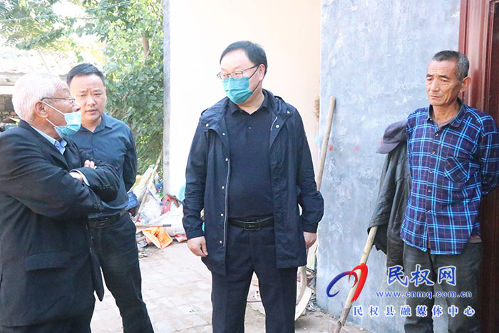 县领导栗团结暗访检查巩固拓展脱贫攻坚成果同乡村振兴有效衔接工作