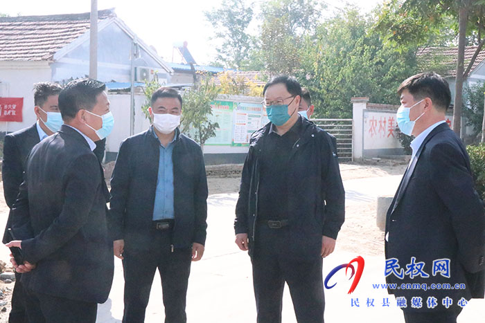 县领导栗团结暗访检查巩固拓展脱贫攻坚成果同乡村振兴有效衔接工作
