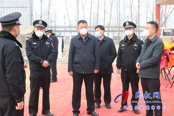 副县长、县公安局党组书记、局长贾涛查看游乐场所安全生产工作