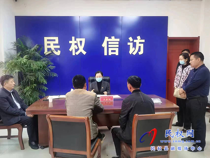 县委副书记、县长王静娴接待来访群众