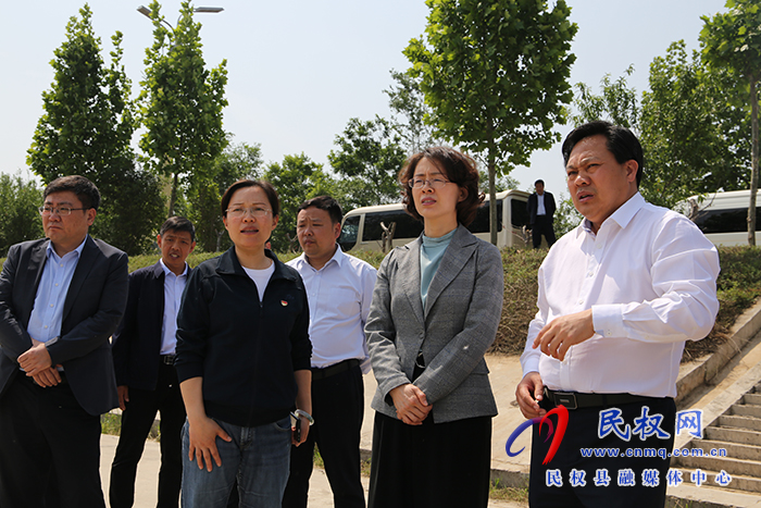 市委副书记、政法委书记吕娜到民开展巡河（湖）并调研农村文化产业发展工作