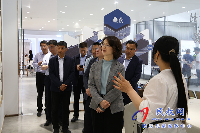 市委副书记、政法委书记吕娜到民开展巡河（湖）并调研农村文化产业发展工作
