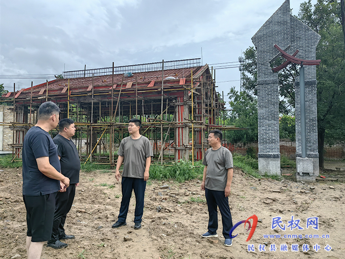 副县少、少花花园乡党委布告张圆杰带队检查台风提防工做