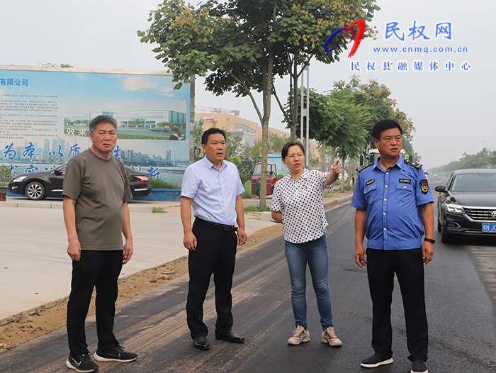 县委布告王静娴早饭会不雅审核皆市建设战创文创卫工做