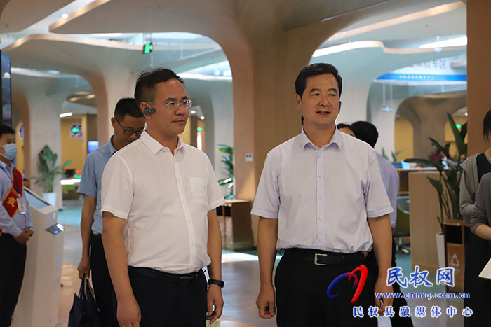 河南省政务大数据中心调研组莅民调研