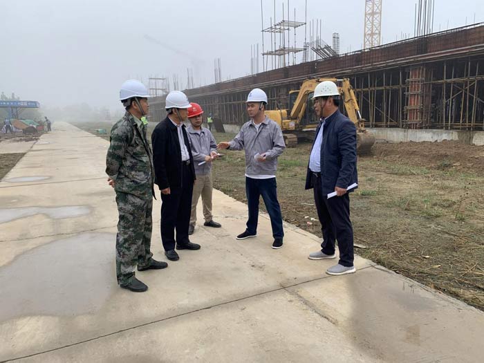 县发投公司实地调研双创园建设项目二期工程