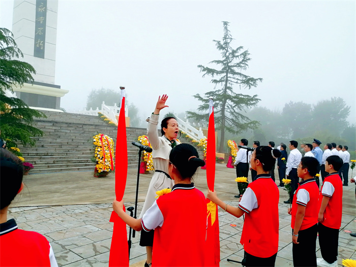 缅怀革命先烈  弘扬革命精神  ——民权县第三小学组织少先队员参加2023年民权县烈士纪念日公祭活动