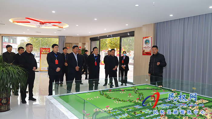 县人大常委会调研综合便民服务中心建设情况座谈会召开