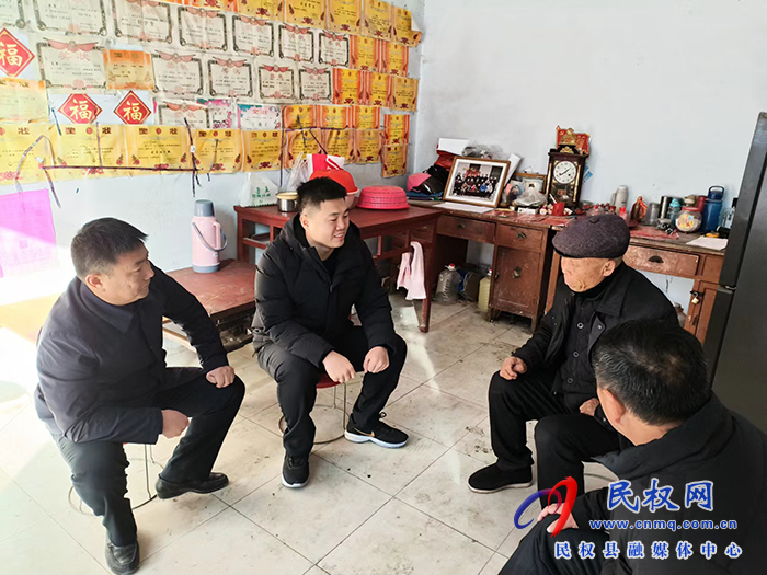 副县少、花园乡党委布告张圆杰看看慰问老党员