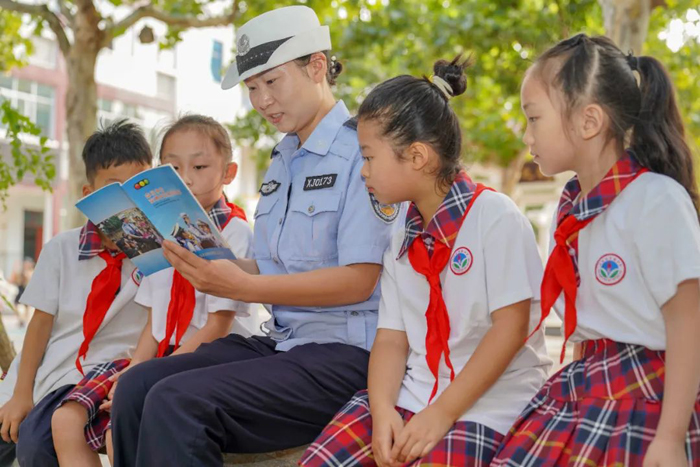 “护苗”行动——民权县实验小学开展交通安全教育活动