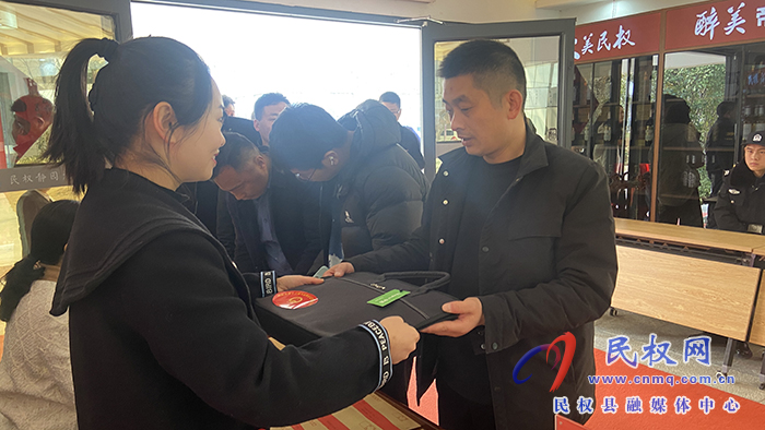 出席民权县第十六届人民代表大会第五次会议的人大代表今日报到