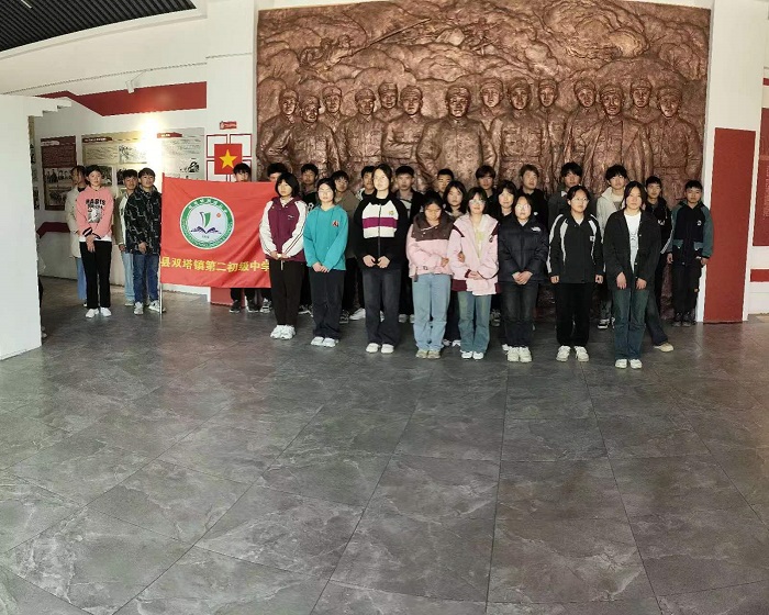 双塔二中组织学生参观红色教育基地 重温党史洗礼心灵