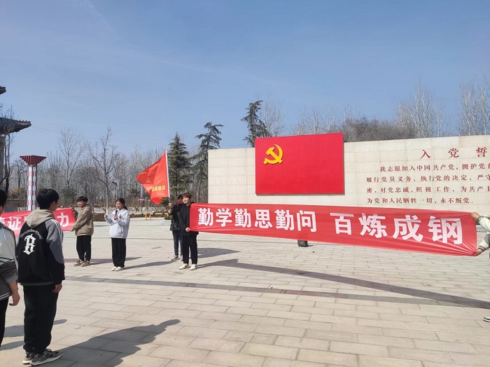 双塔二中组织学生参观红色教育基地 重温党史洗礼心灵